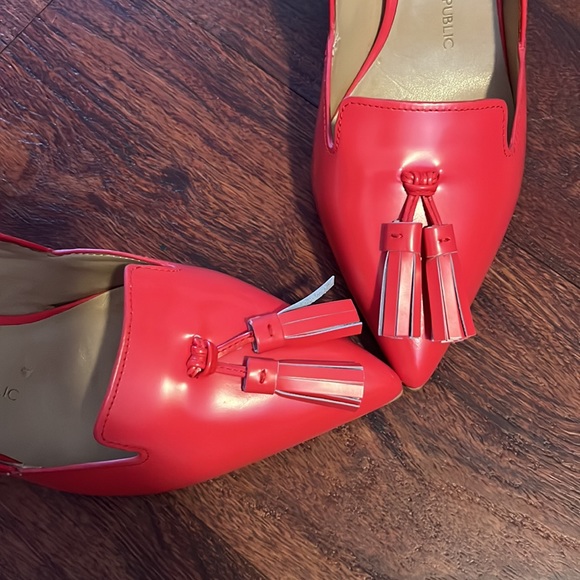 Banana Republic red heels - Picture 2 of 7